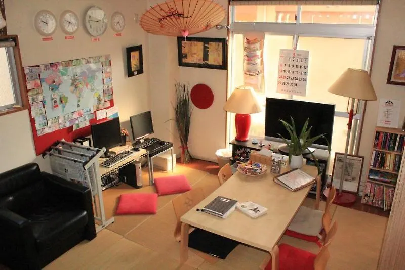 Aizuya Inn Tokyo 2*,  Giappone